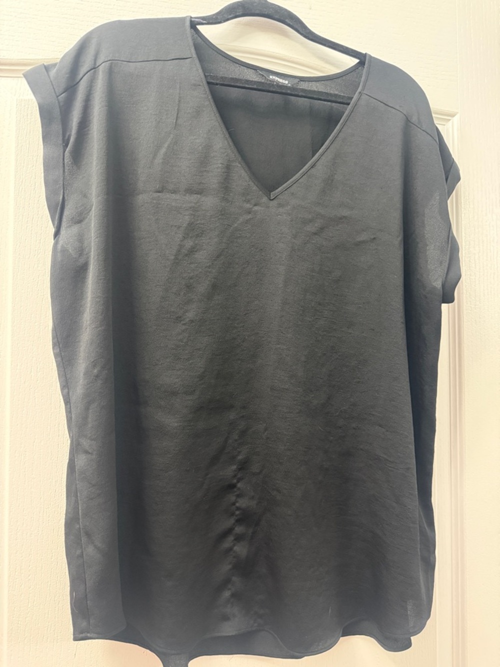 Express Men's Black V-Neck Short Sleeve Tee